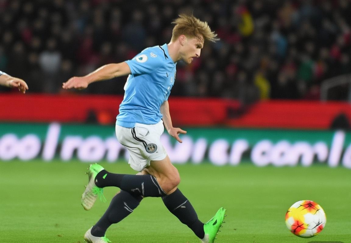 英超第16轮最佳阵容揭晓：诺丁汉森林三将闪耀，库尼亚帽子戏法&福登领衔英超最佳阵容